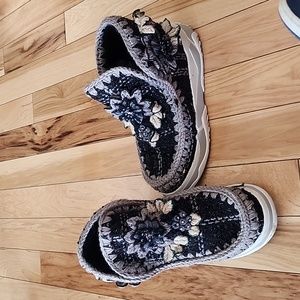 MOU TRAINING SLIDE ON ESKIMO BOOTS